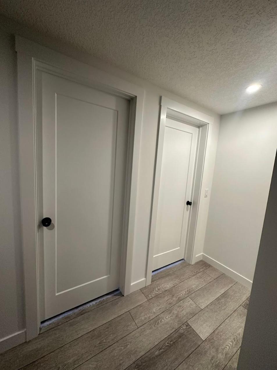Apartment Spacious 2 Bedroom & Kitchen Basement Near Airport