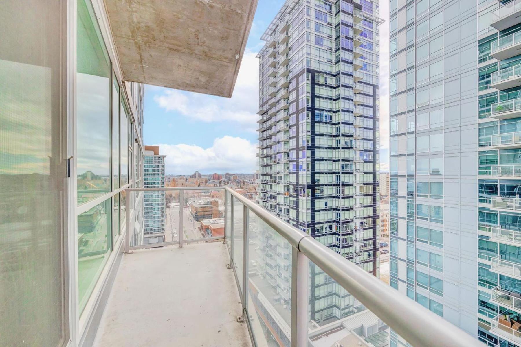 Luxury 2br - King Bed - Stunning Views * Calgary