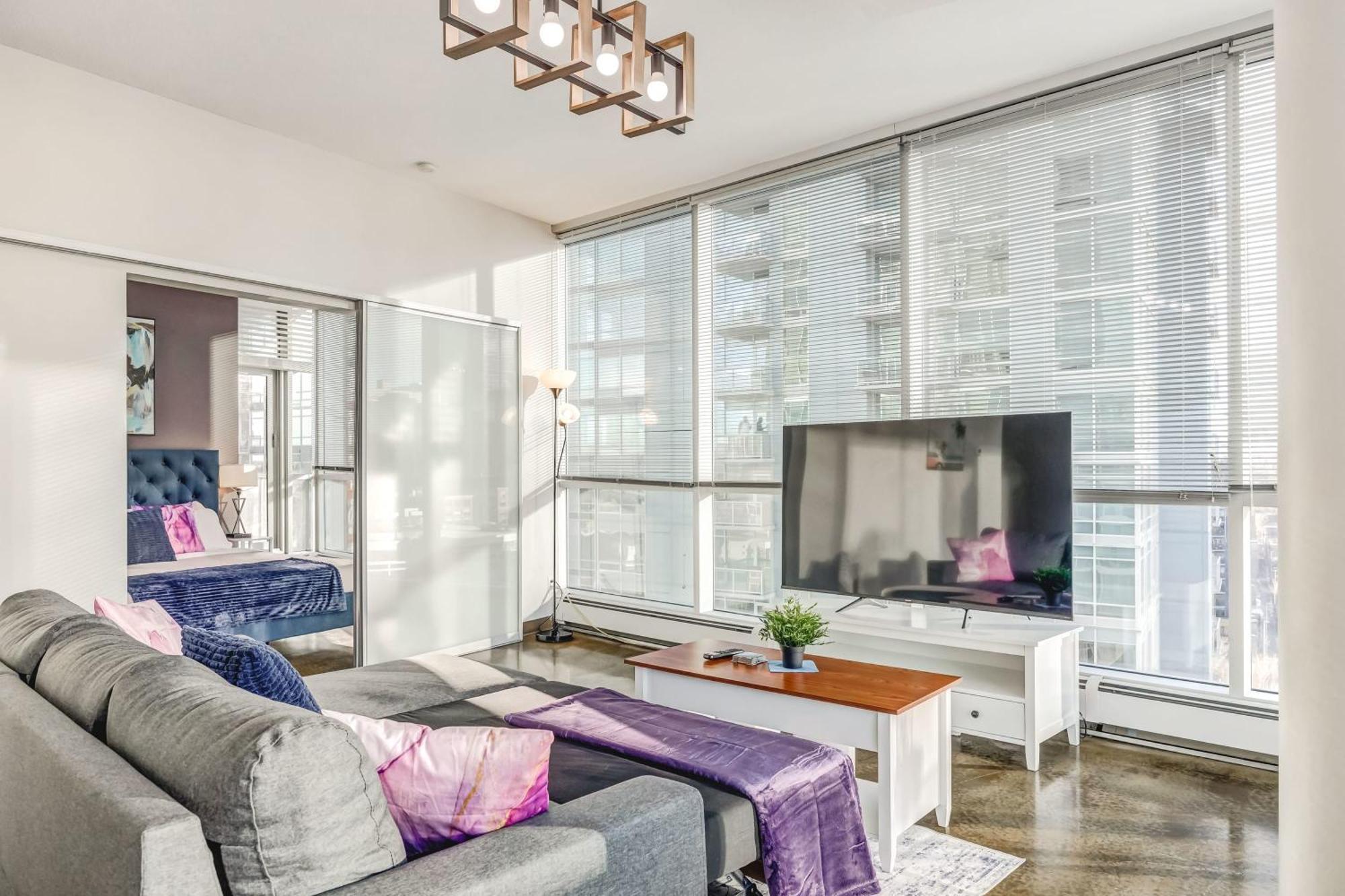 Luxury 2br - Downtown Views *