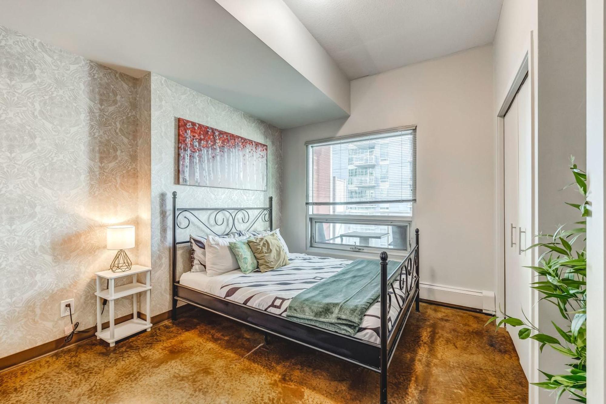 Luxury 2br - Downtown Views Apartment *