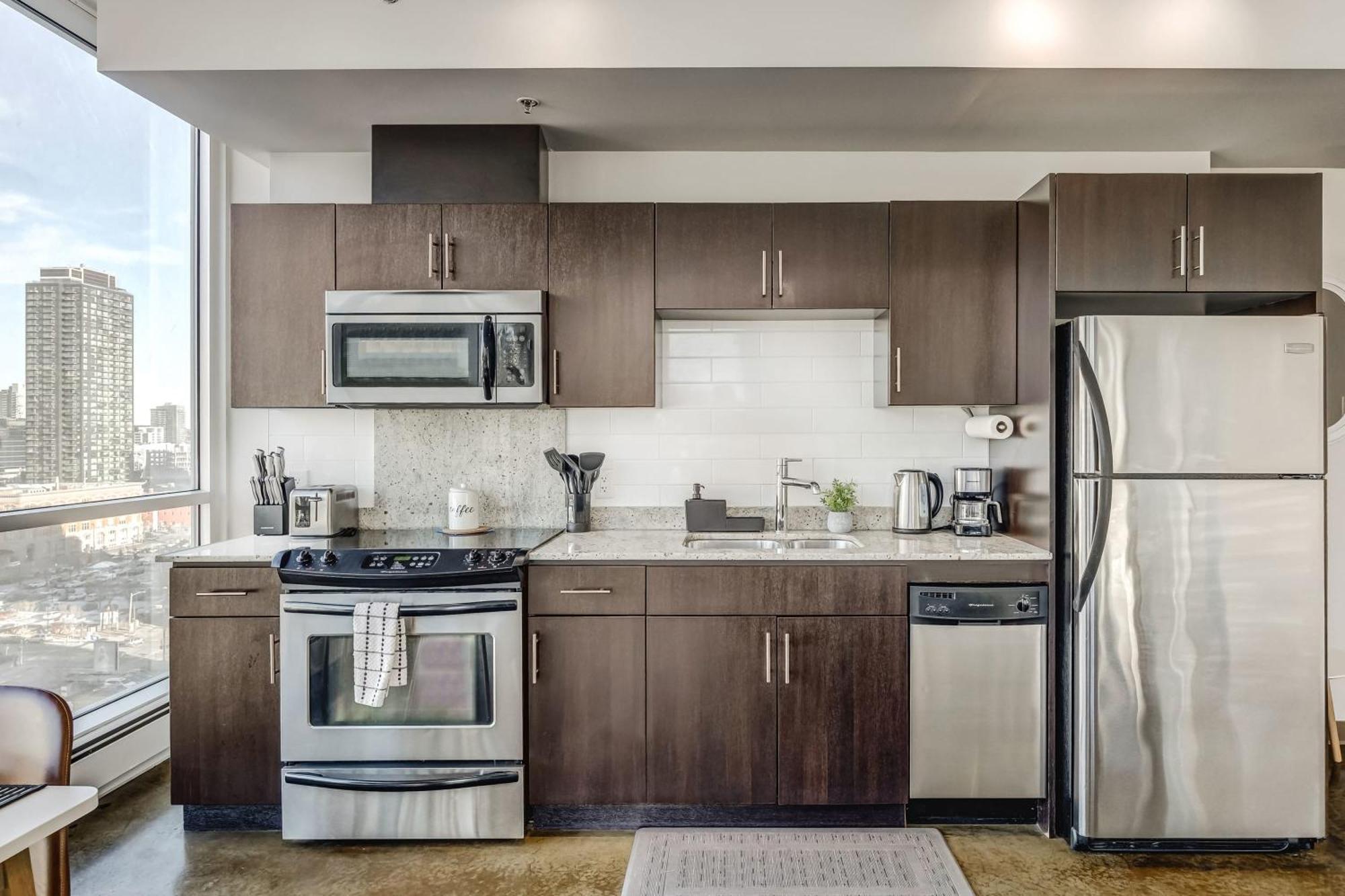Luxury 2br - Downtown Views * Calgary