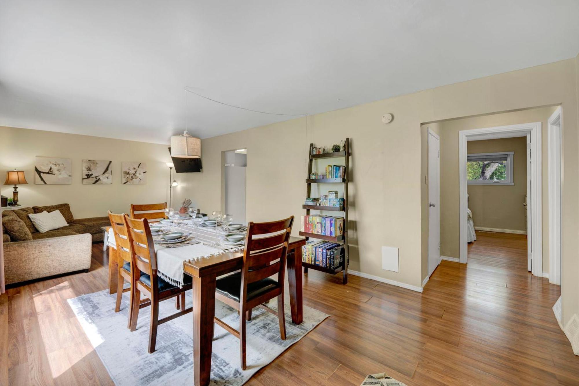 Family Playhouse Holiday home Calgary
