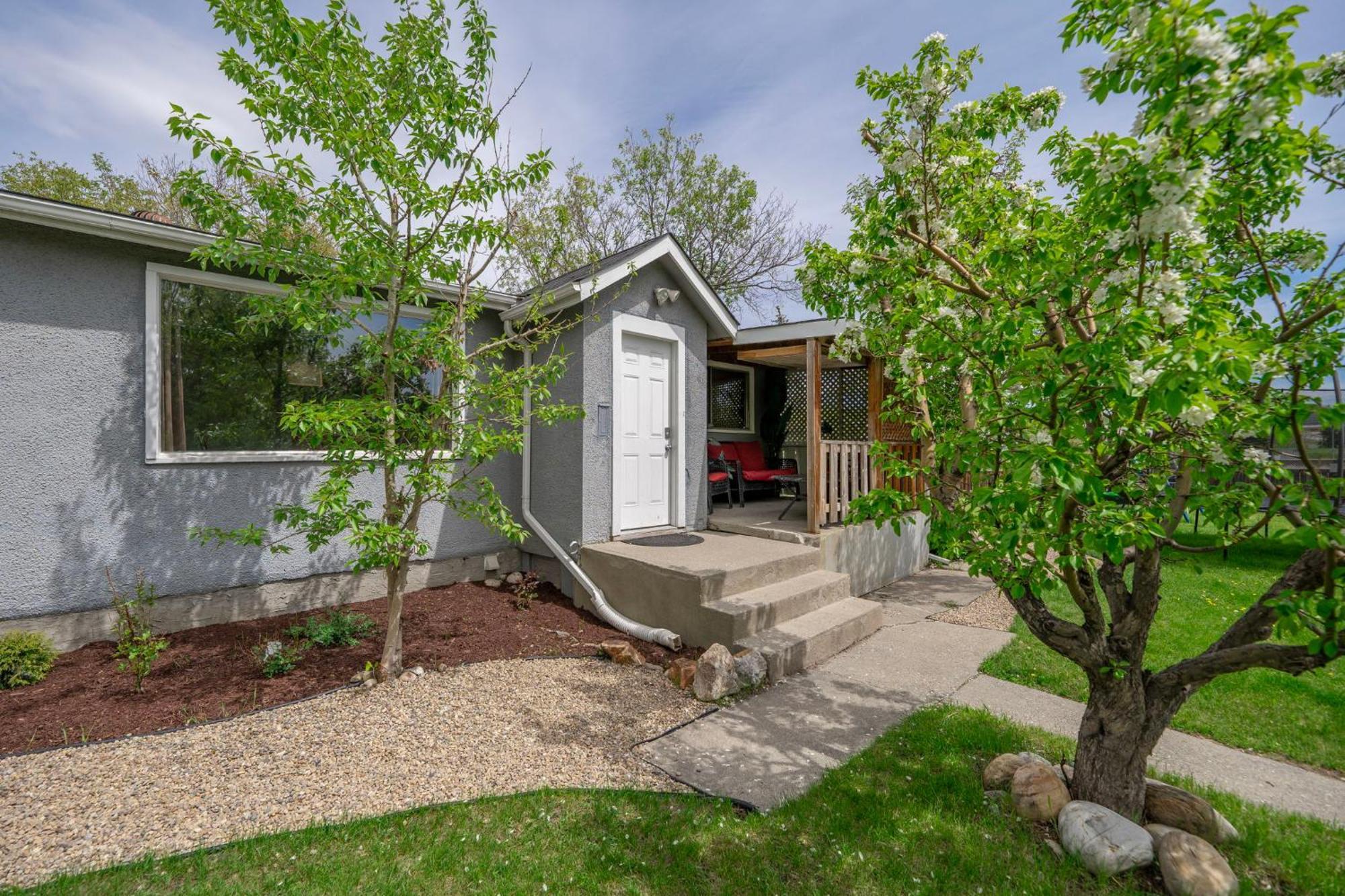 Family Playhouse Holiday home Calgary