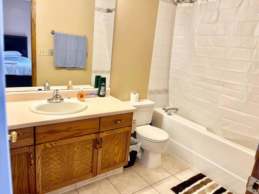 Airport 4br2ba Double Garage Pet Friendly Apartment *