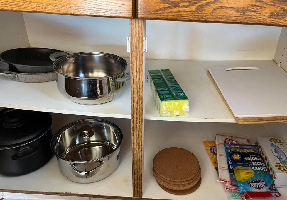 Airport 4br2ba Double Garage Pet Friendly Apartment *
