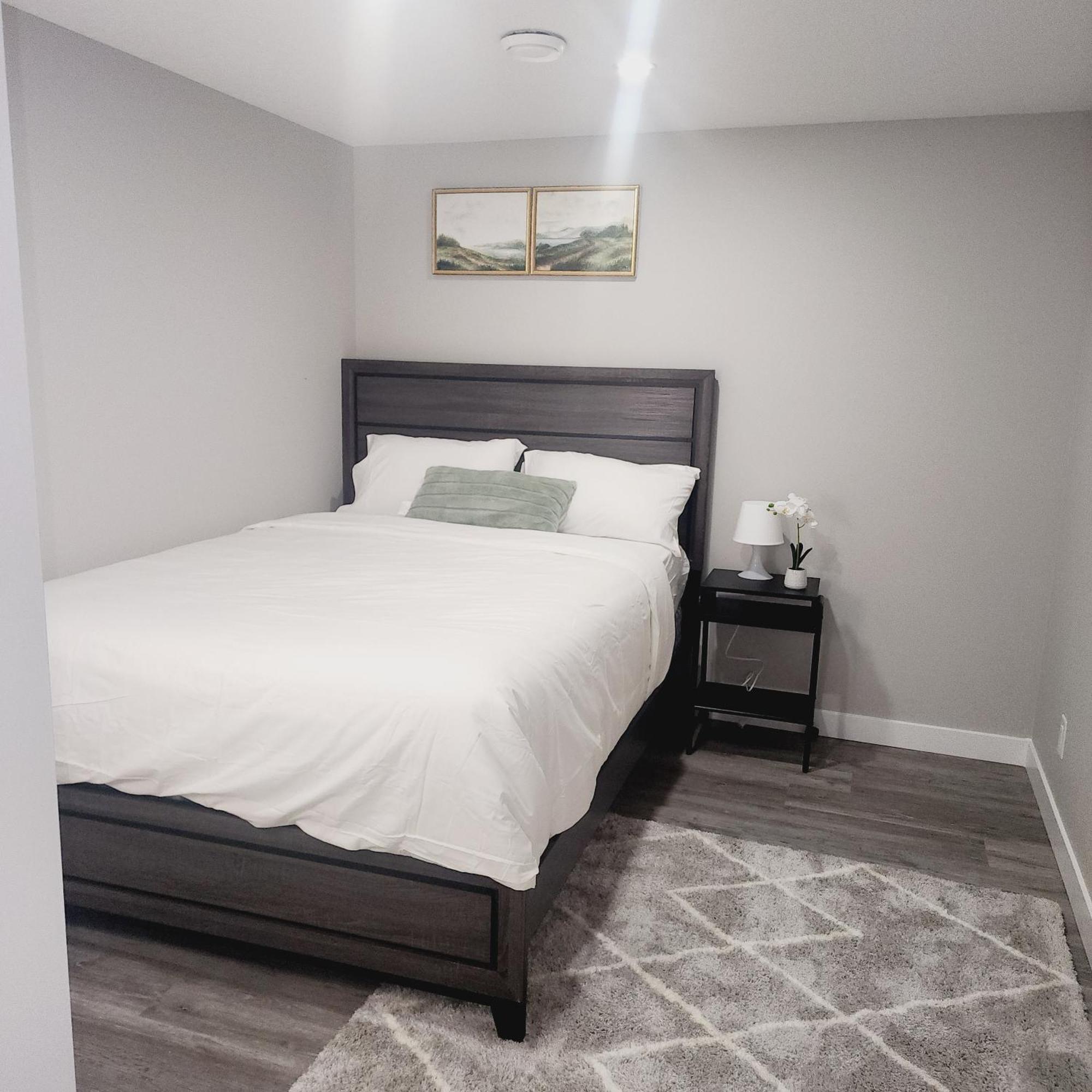 Fabulous And Cozy Guest Calgary