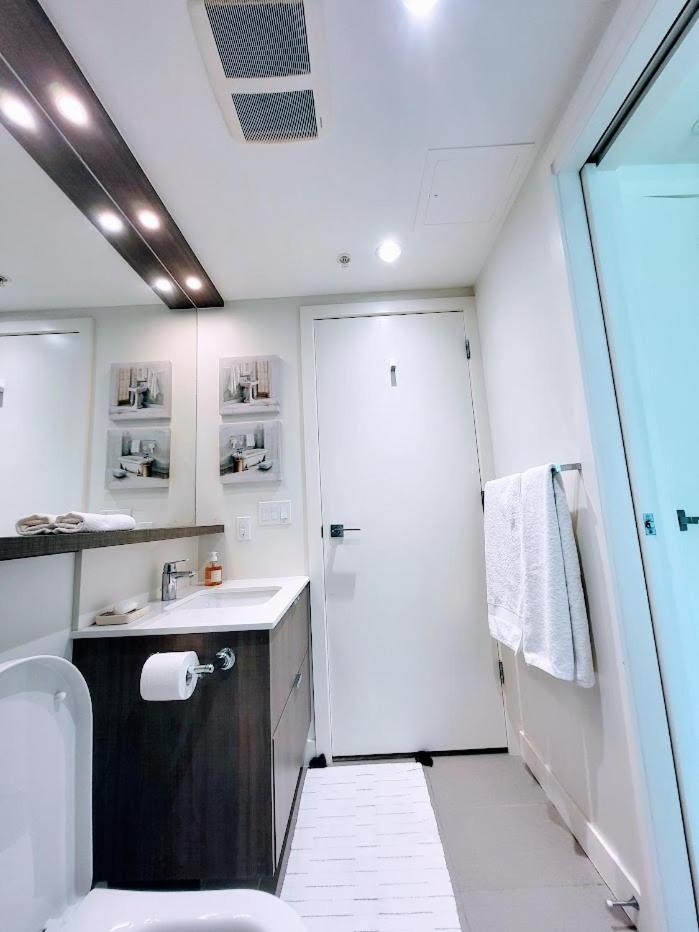 Apartment Your Perfect Escape - Modern Landmark In Downtown - Free Parking- Premium Location