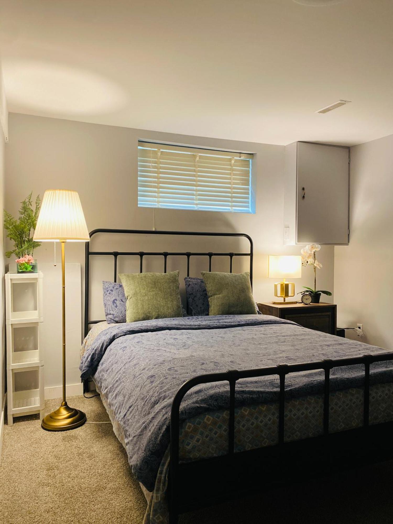 Newly Renovated Elephant Close To Banff And Business Center Villa *