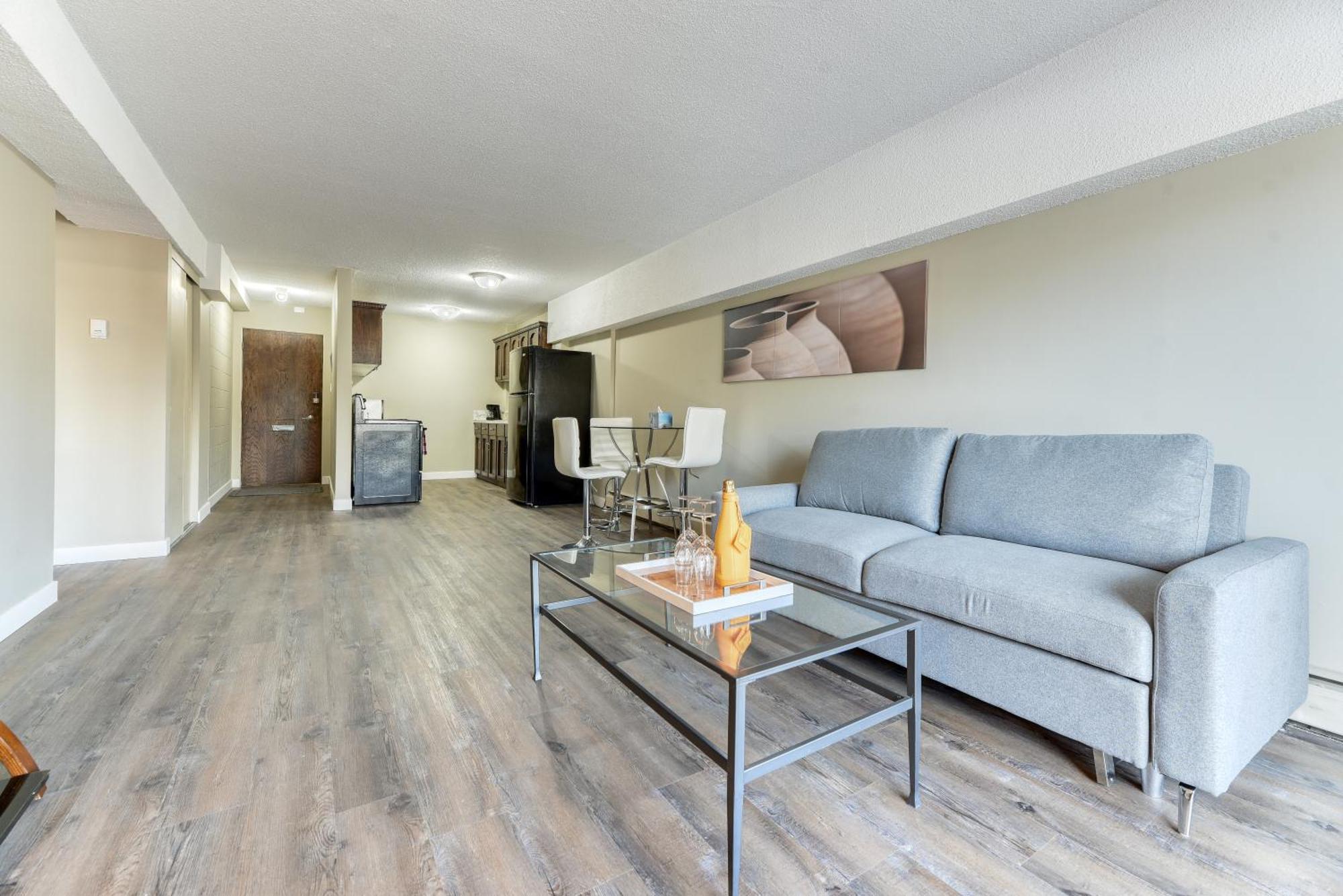 A Spacious Downtown 1-bed Apartment Calgary