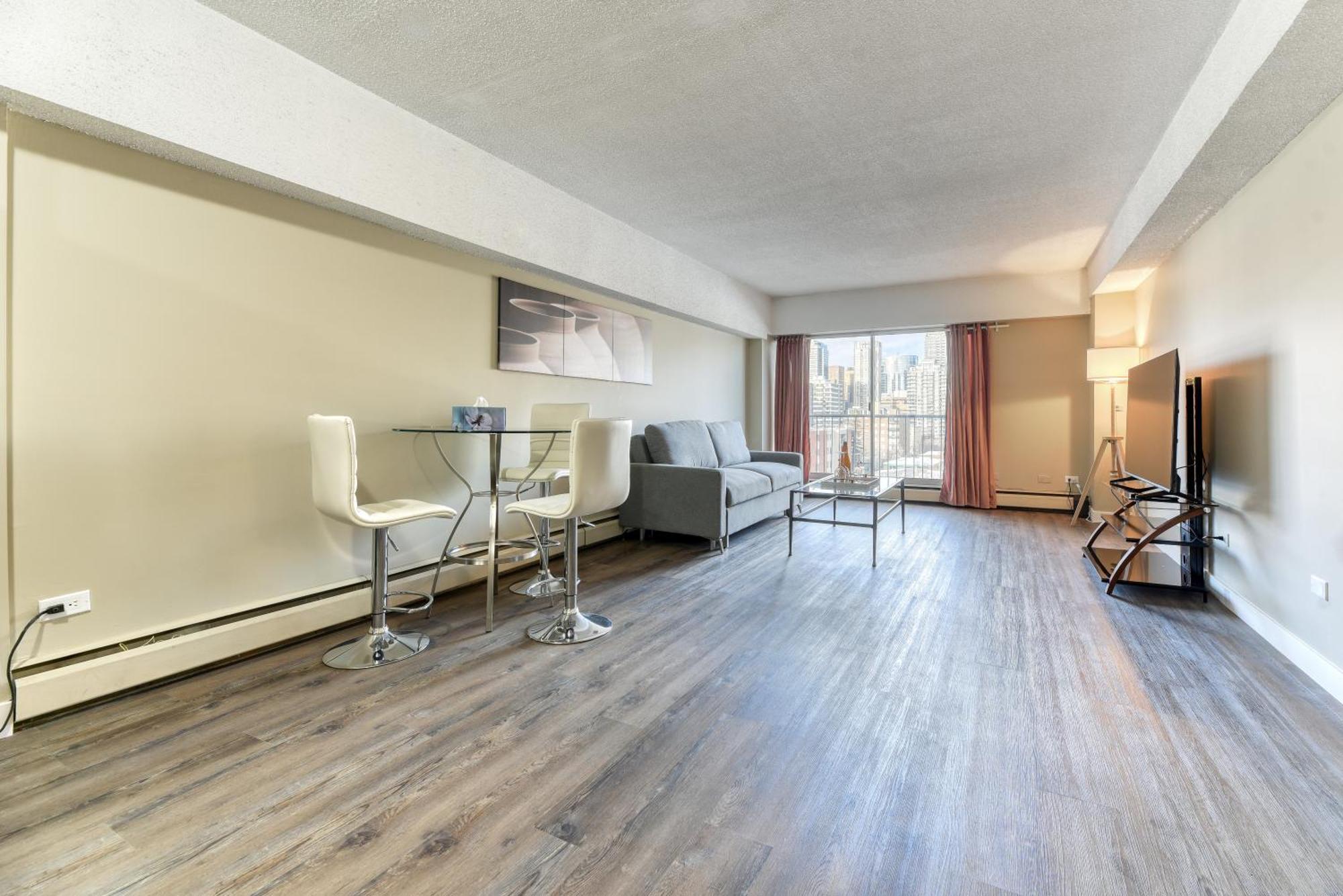 A Spacious Downtown 1-bed Calgary