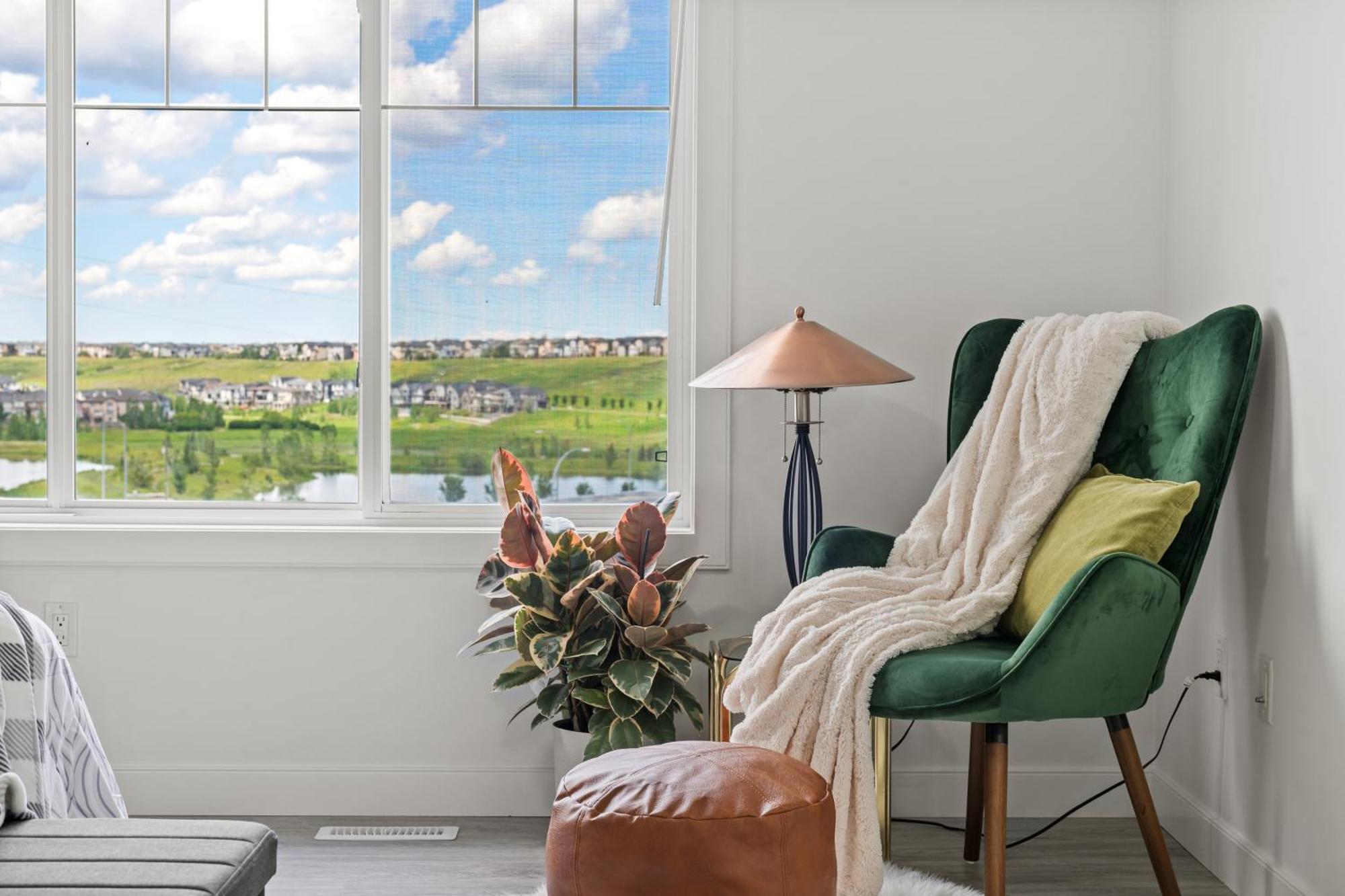 Luxury Lakeview - 2500sqft Of Private Space With 5 Beds, 4 Bath, 2 Living Rooms, Kitchen, Ac, Jacuzzi, 18-min To Airport, 20-min To Downtown, 80-min To Banff * Calgary