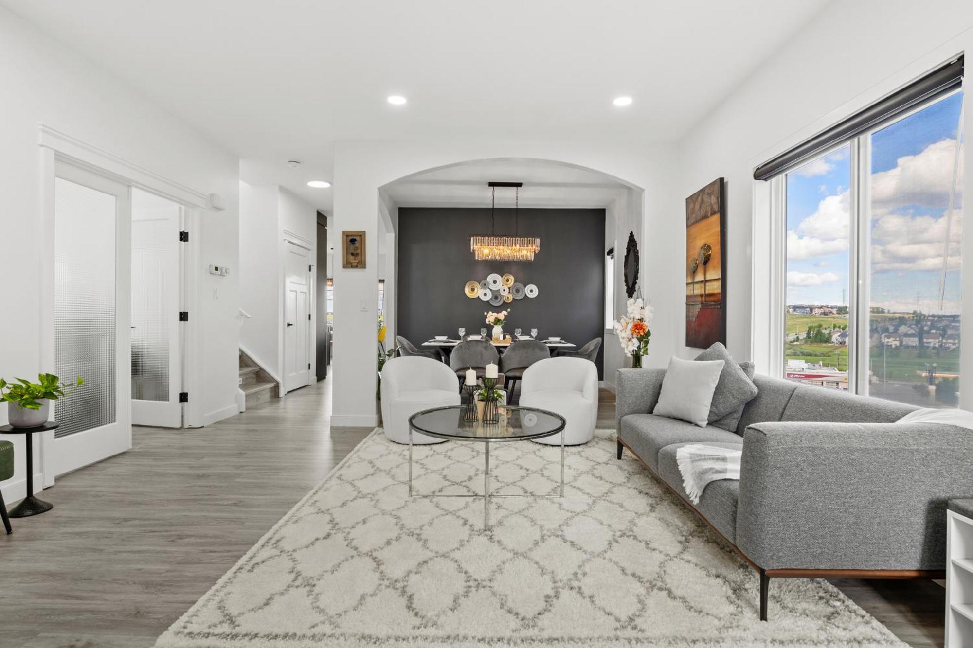 Luxury Lakeview - 2500sqft Of Private Space With 5 Beds, 4 Bath, 2 Living Rooms, Kitchen, Ac, Jacuzzi, 18-min To Airport, 20-min To Downtown, 80-min To Banff
