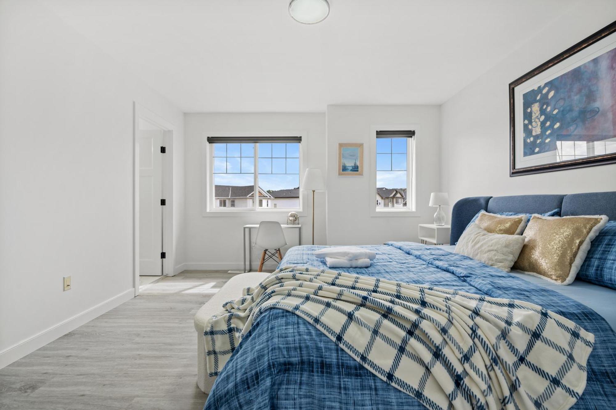 Luxury Lakeview - 2500sqft Of Private Space With 5 Beds, 4 Bath, 2 Living Rooms, Kitchen, Ac, Jacuzzi, 18-min To Airport, 20-min To Downtown, 80-min To Banff Holiday home *
