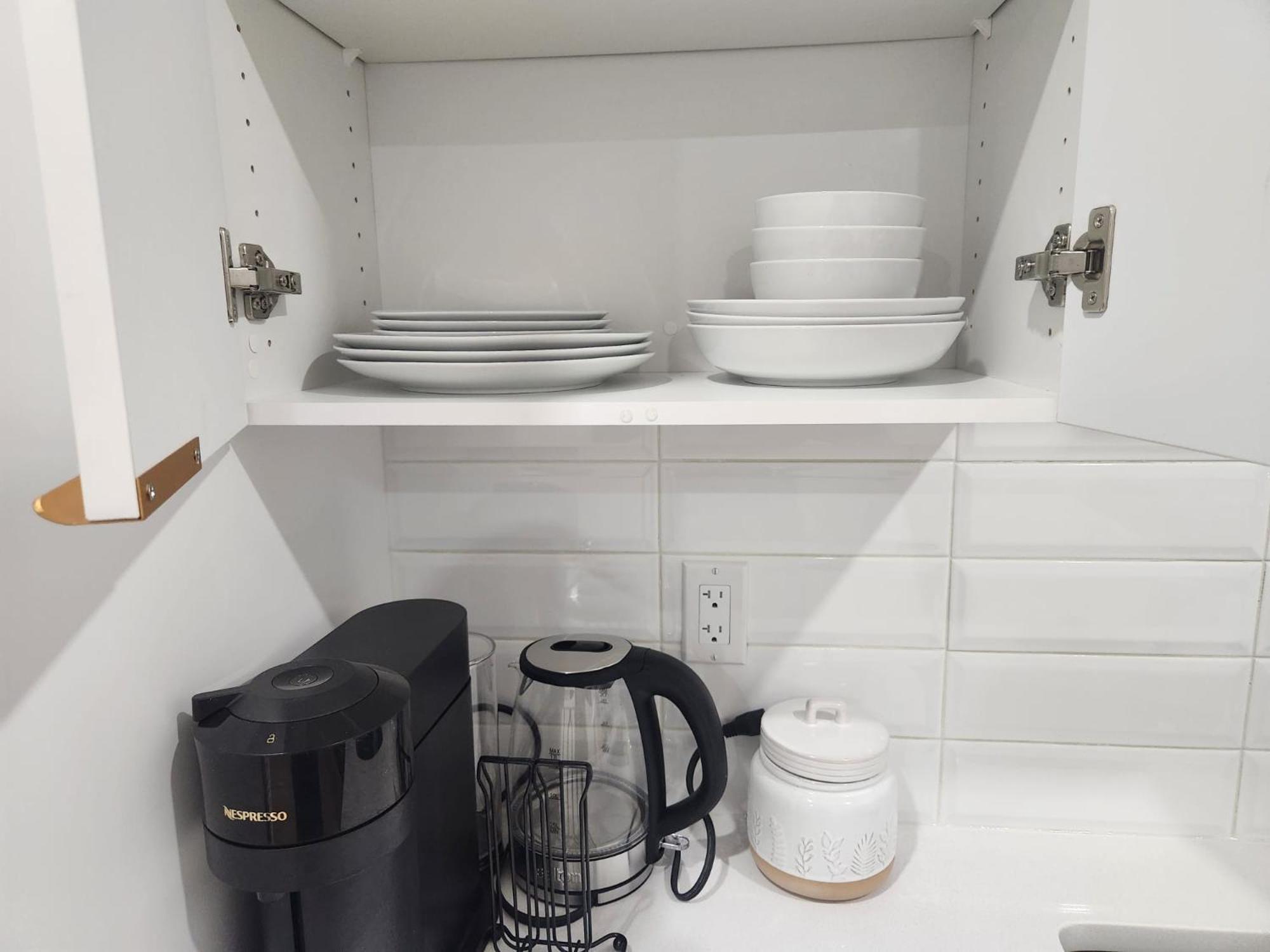 Brand New Deluxe 2 Bedroom With Ac & Den Apartment Calgary