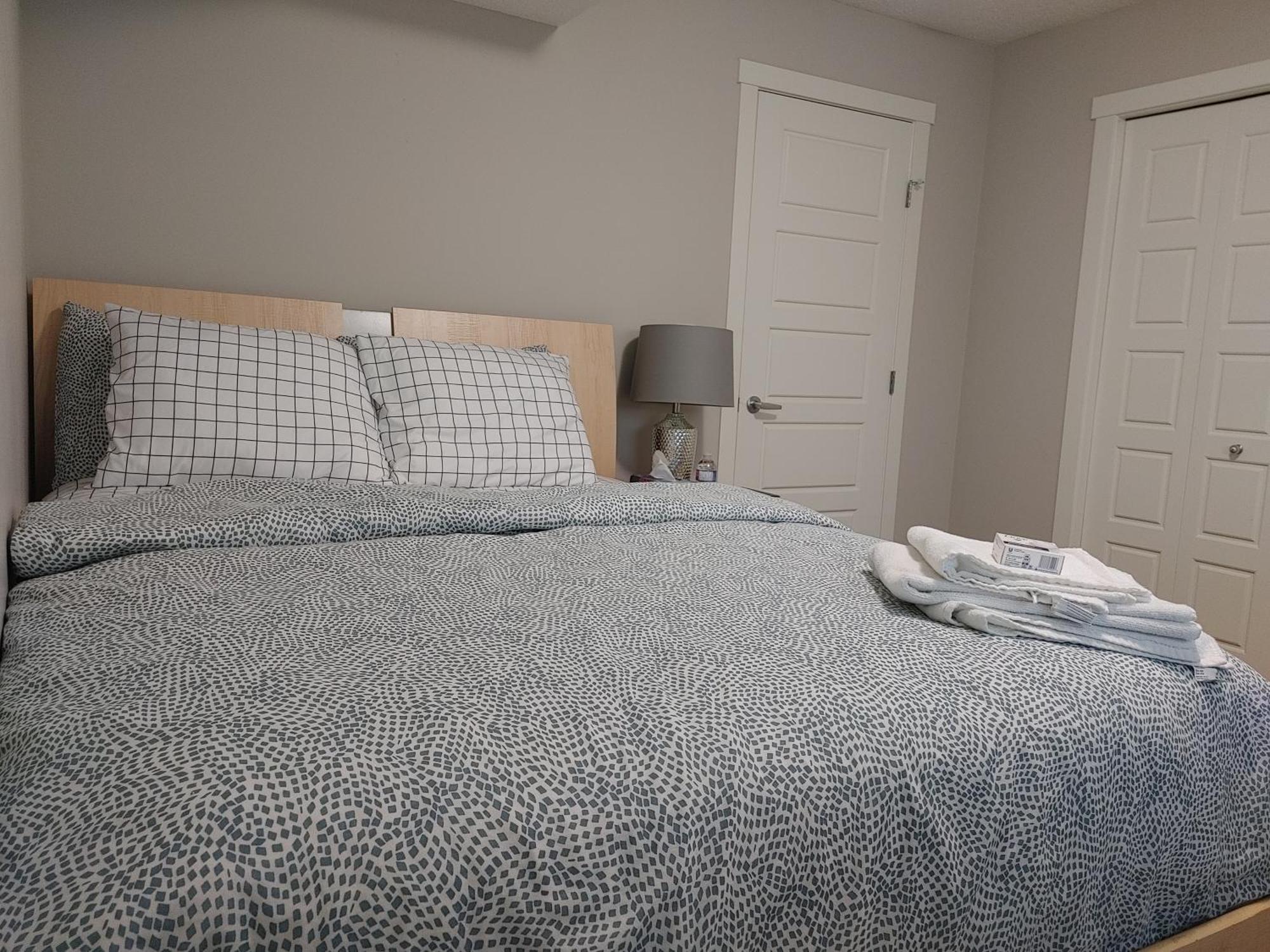 Genesis Townhouse Homestay Calgary
