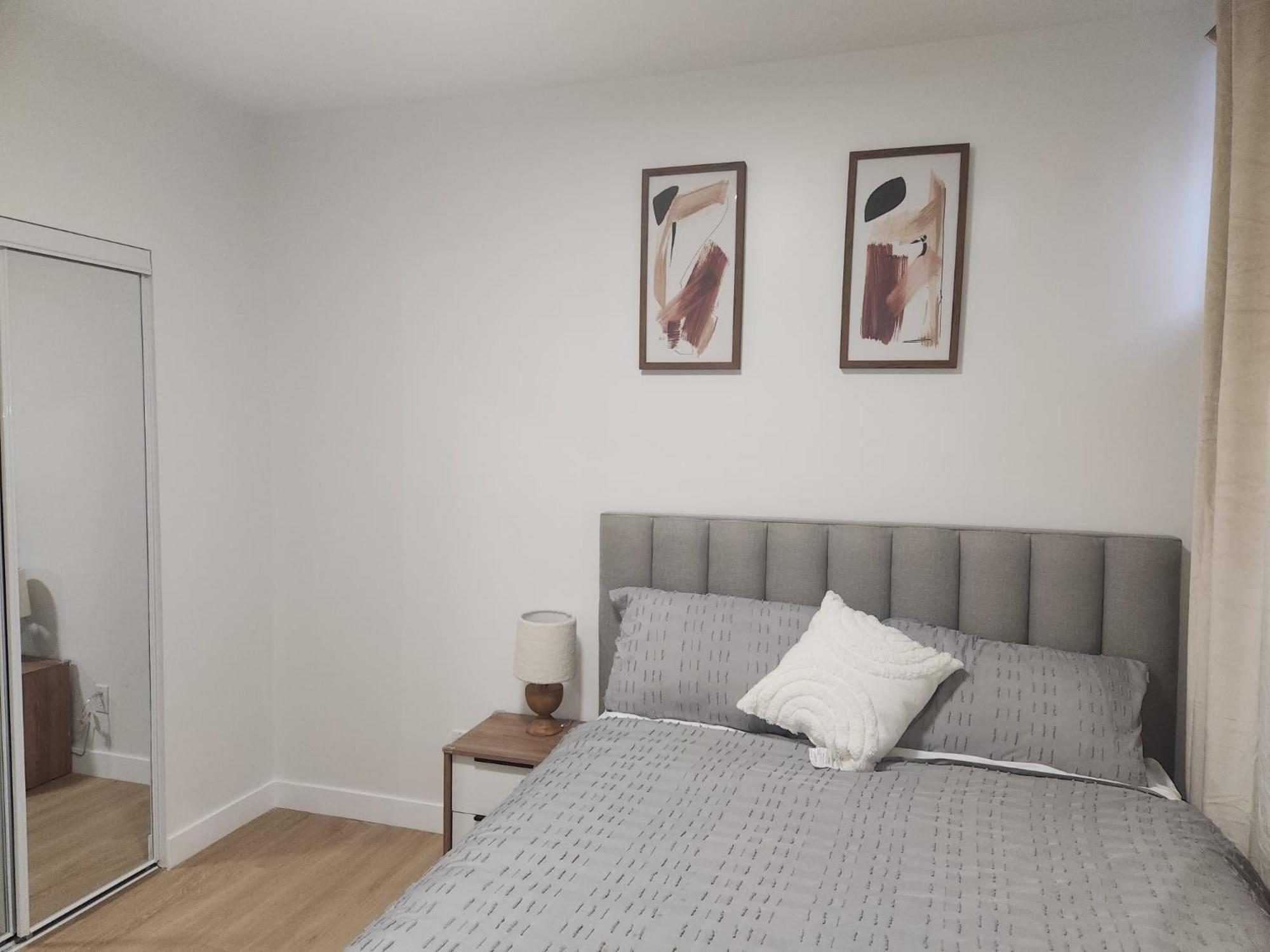 Brand New Deluxe 2 Bedroom With Ac & Den *