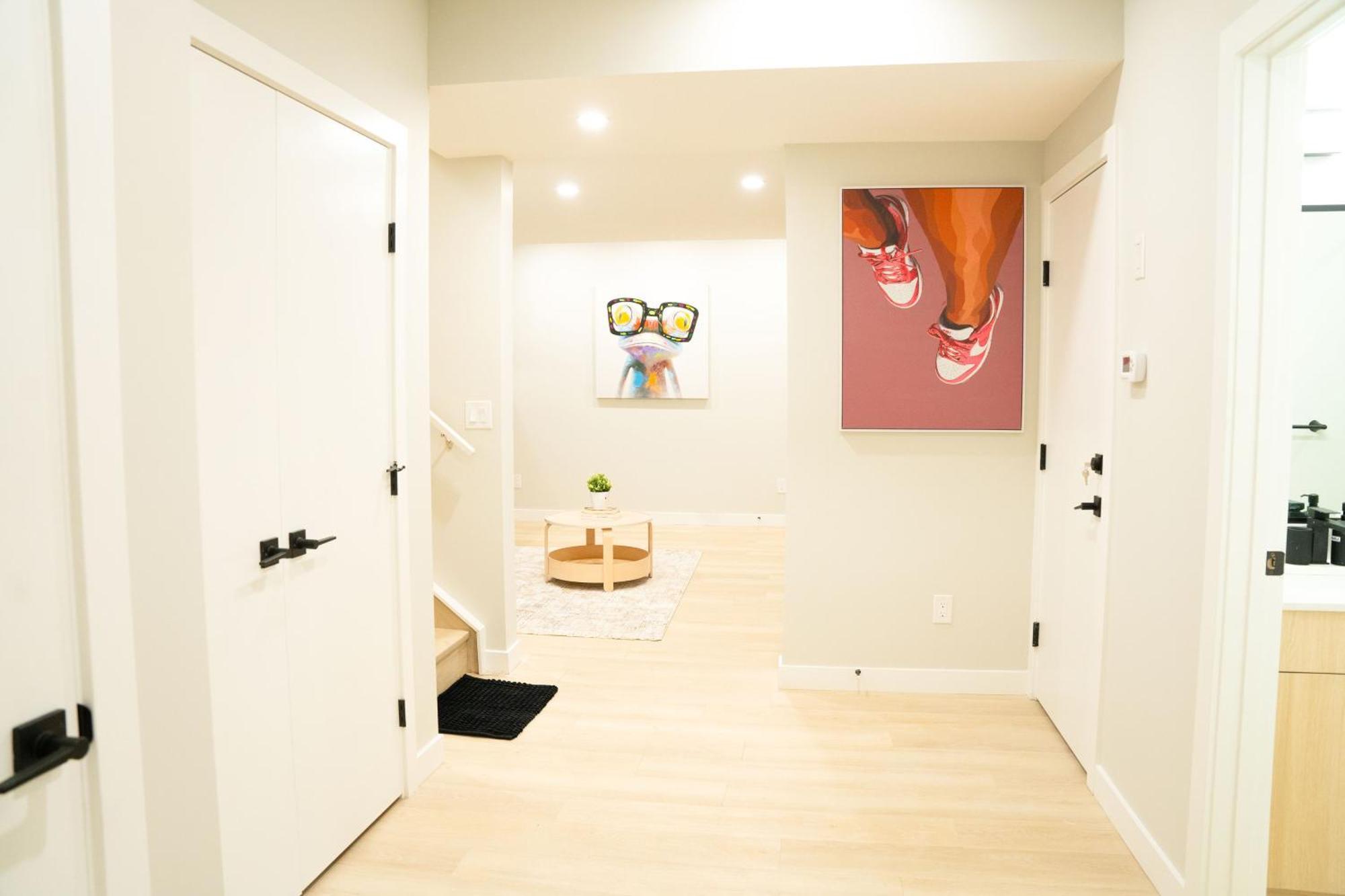 The Old Trafford - Stylish 2 Bed Calgary