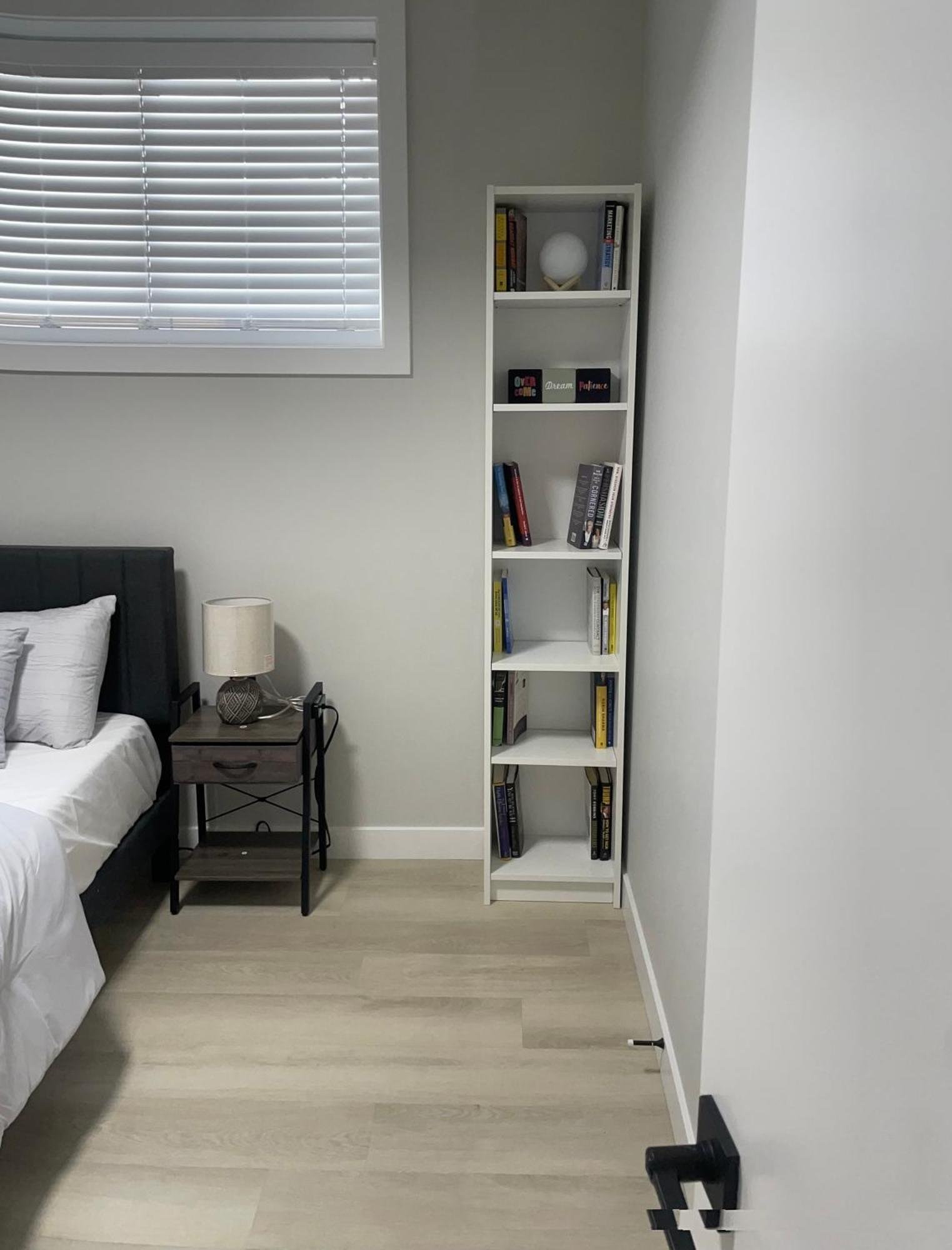 The Old Trafford - Stylish 2 Bed Calgary