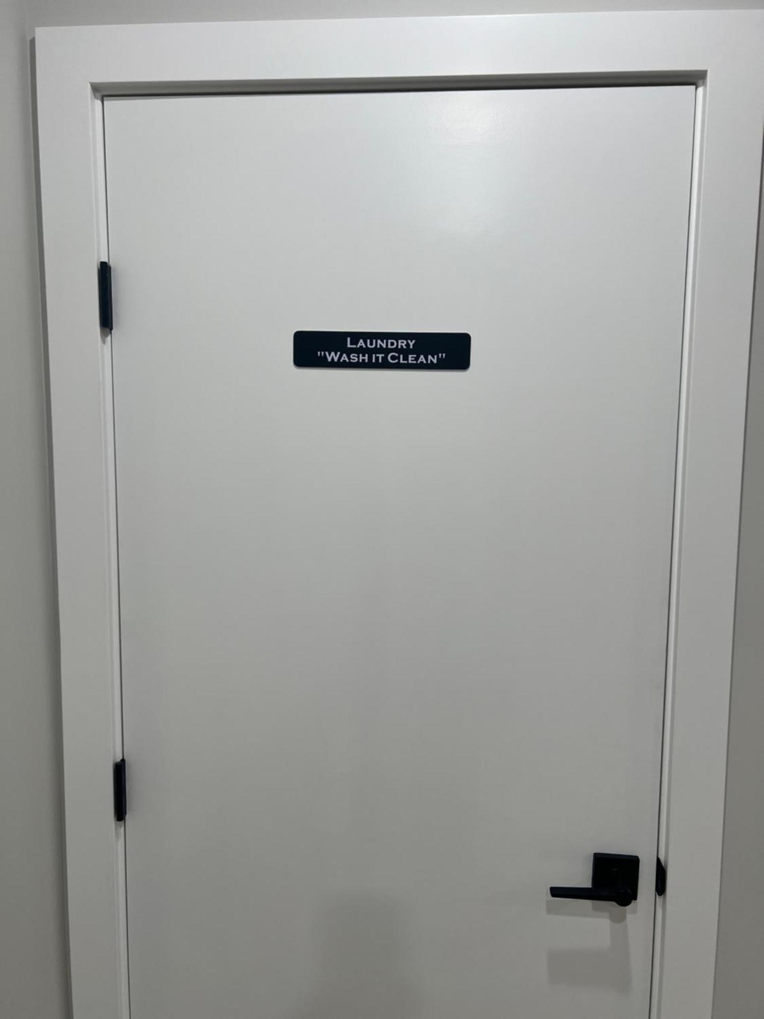The Old Trafford - Stylish 2 Bed * Calgary