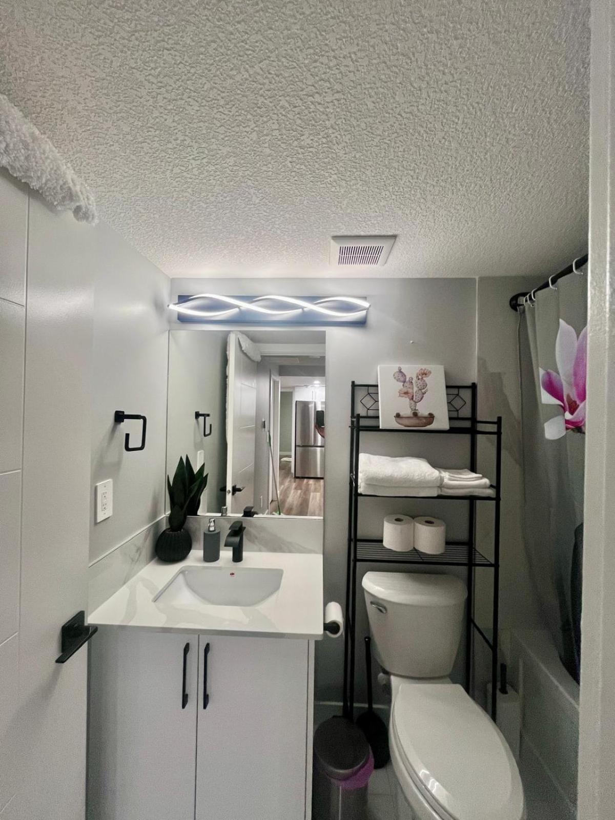 Adorable Private In Seton Se, Calgary