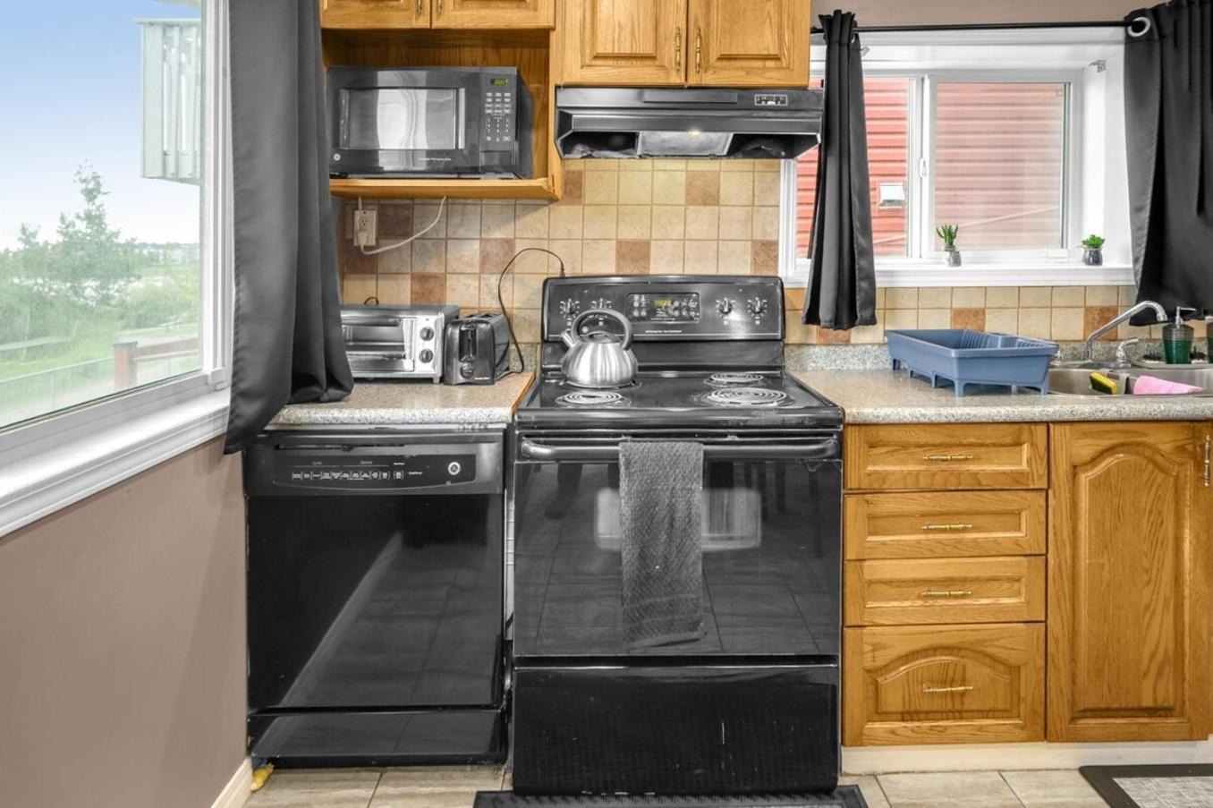 52-3 Bed On Ac By Airport Calgary