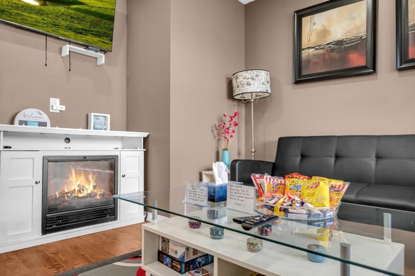 52-3 Bed On Ac By Airport * Calgary