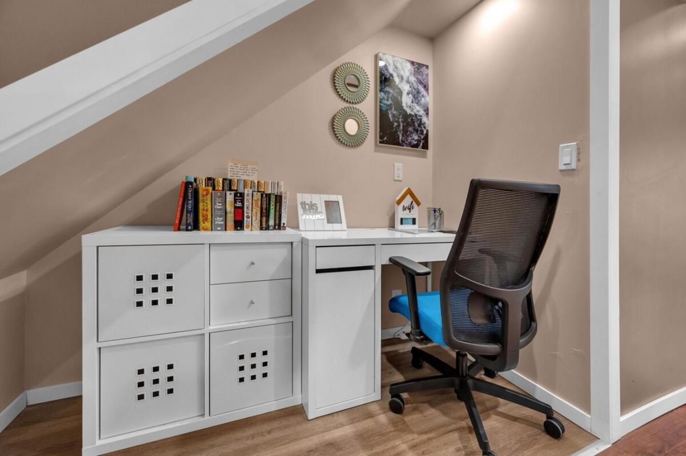 52-3 Bed On Ac By Airport Apartment Calgary