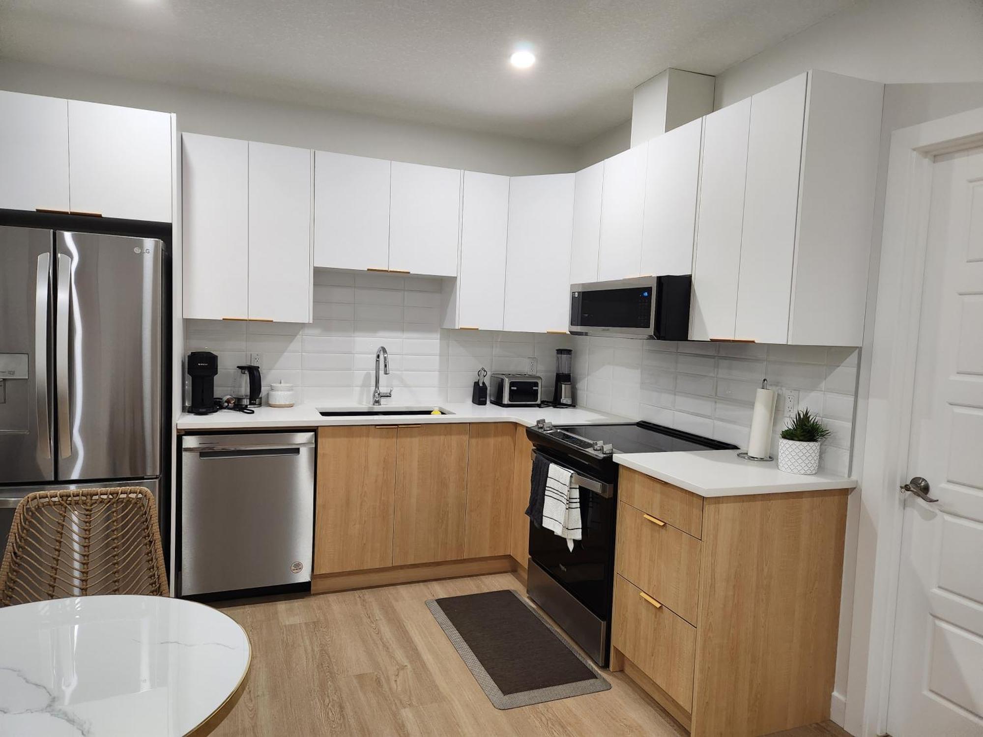 Brand New Deluxe 2 Bedroom With Ac & Den