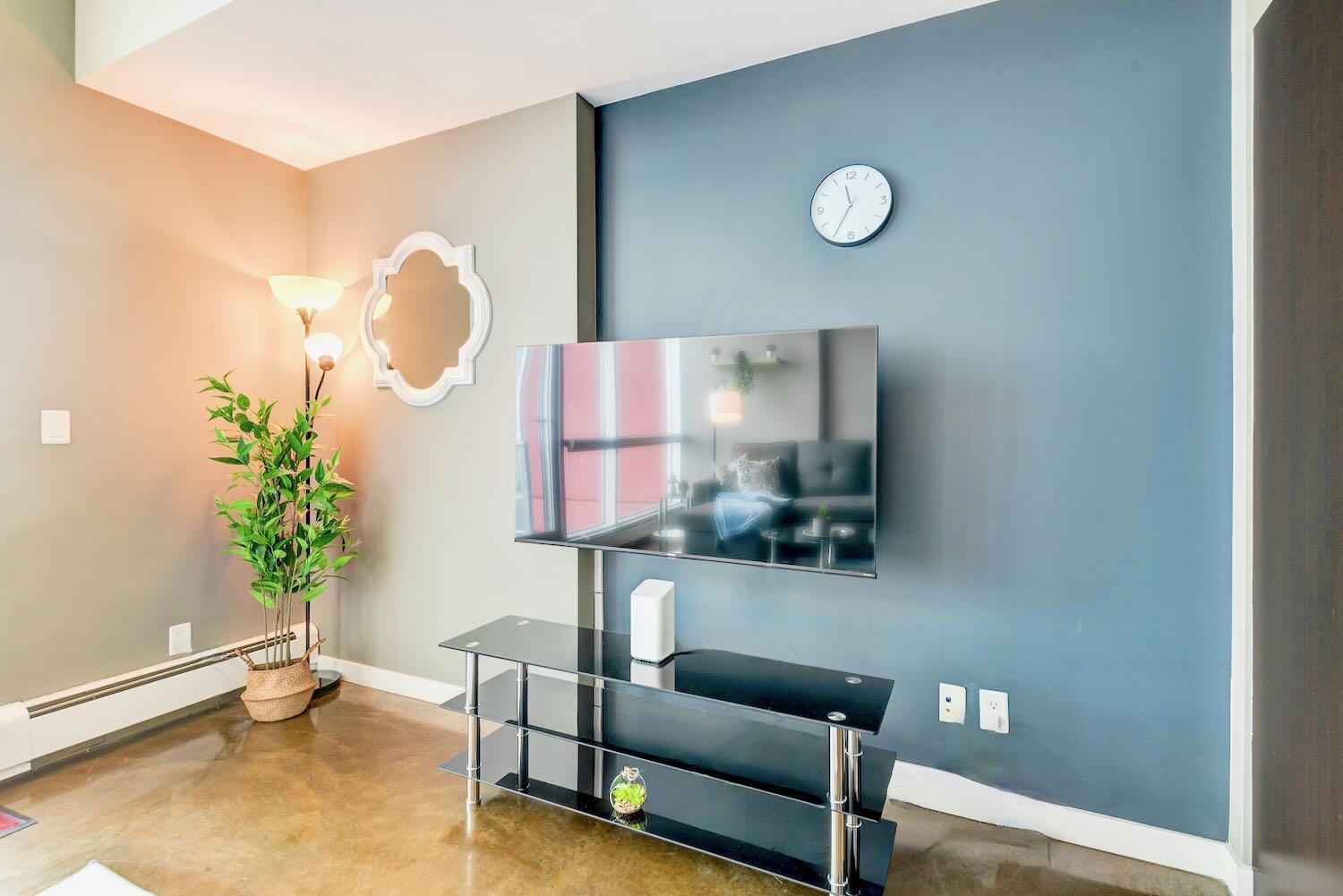 Modern 2br - King Bed - Downtown Views Holiday home Calgary