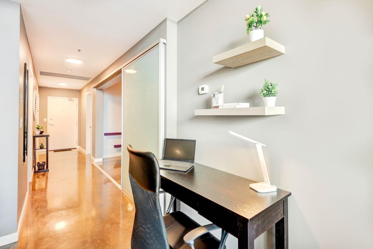 Modern 2br - King Bed - Downtown Views