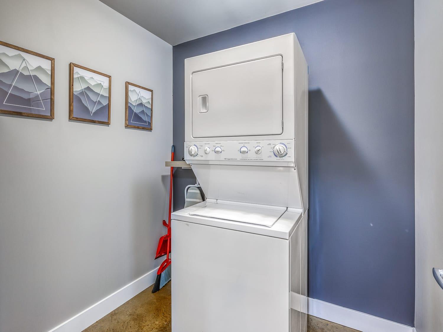 Cozy 2br With King Bed And Views Apartment