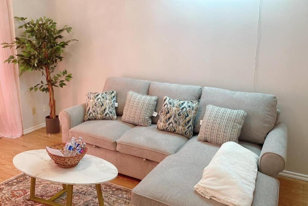 5 Guests, 2bedroom,2queen Bed, 1sofa Bed And 1bath Apartment