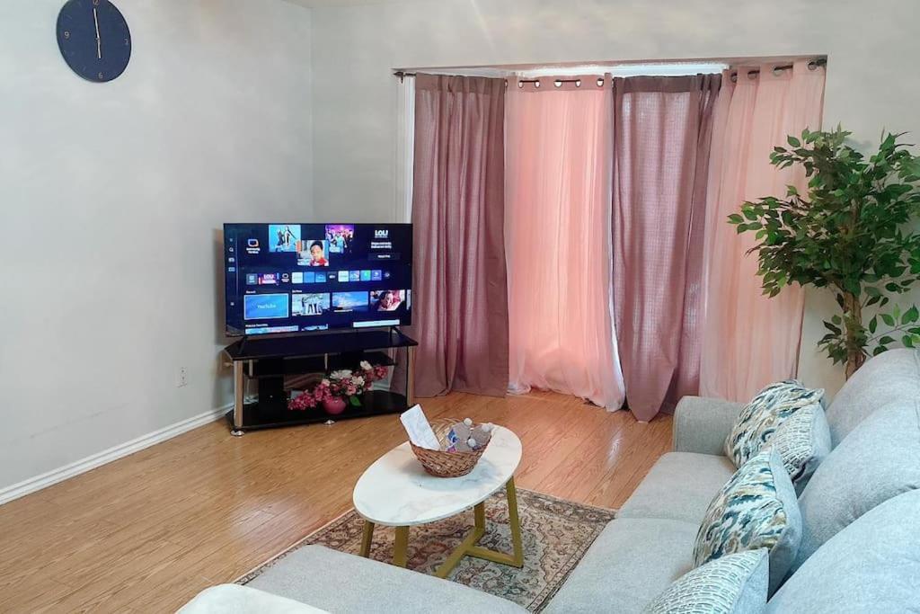 5 Guests, 2bedroom,2queen Bed, 1sofa Bed And 1bath *