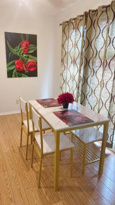 Apartment 5 Guests, 2bedroom,2queen Bed, 1sofa Bed And 1bath