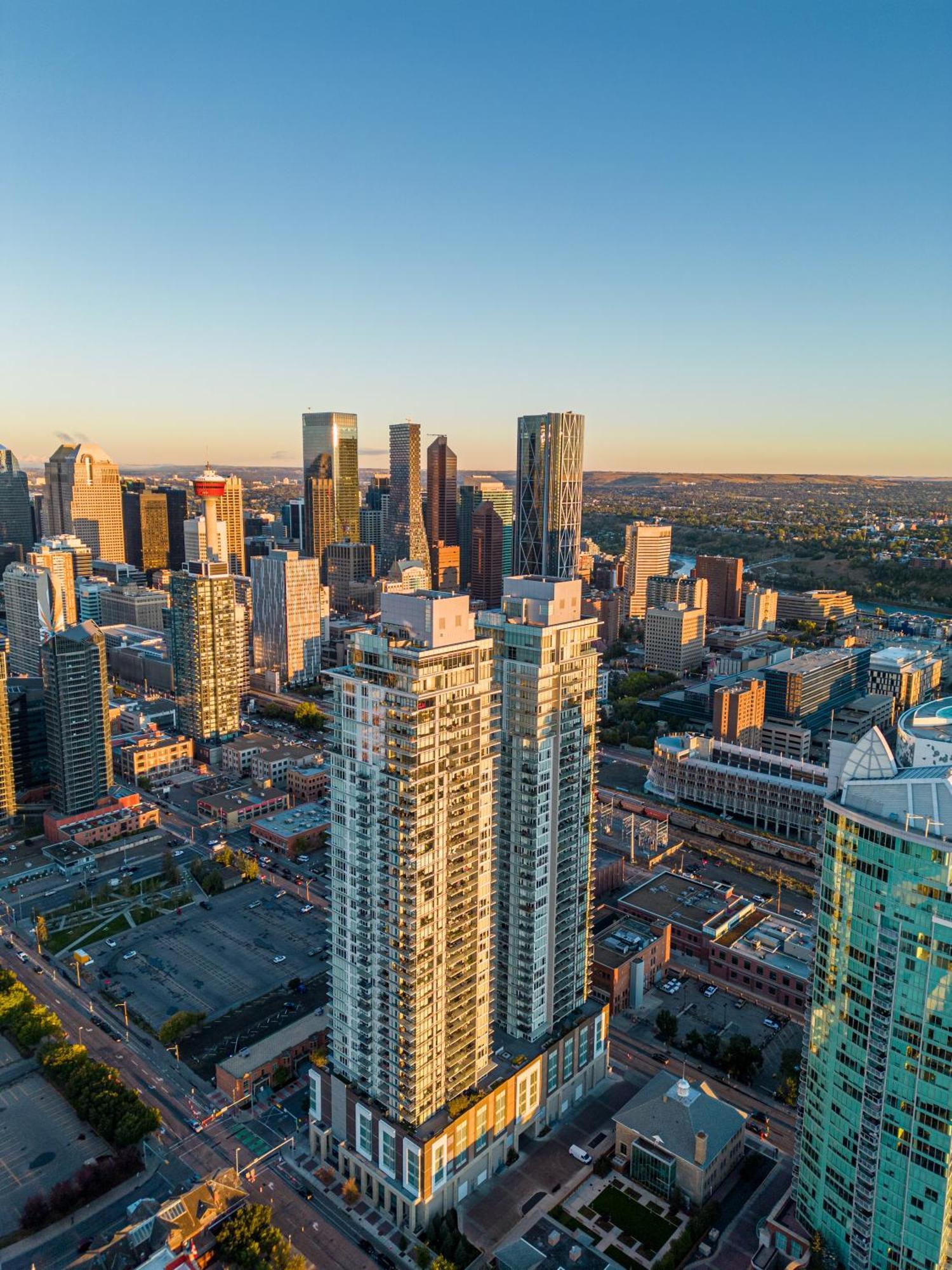 Modern Downtown 5 Min Walk Stampede Calgary