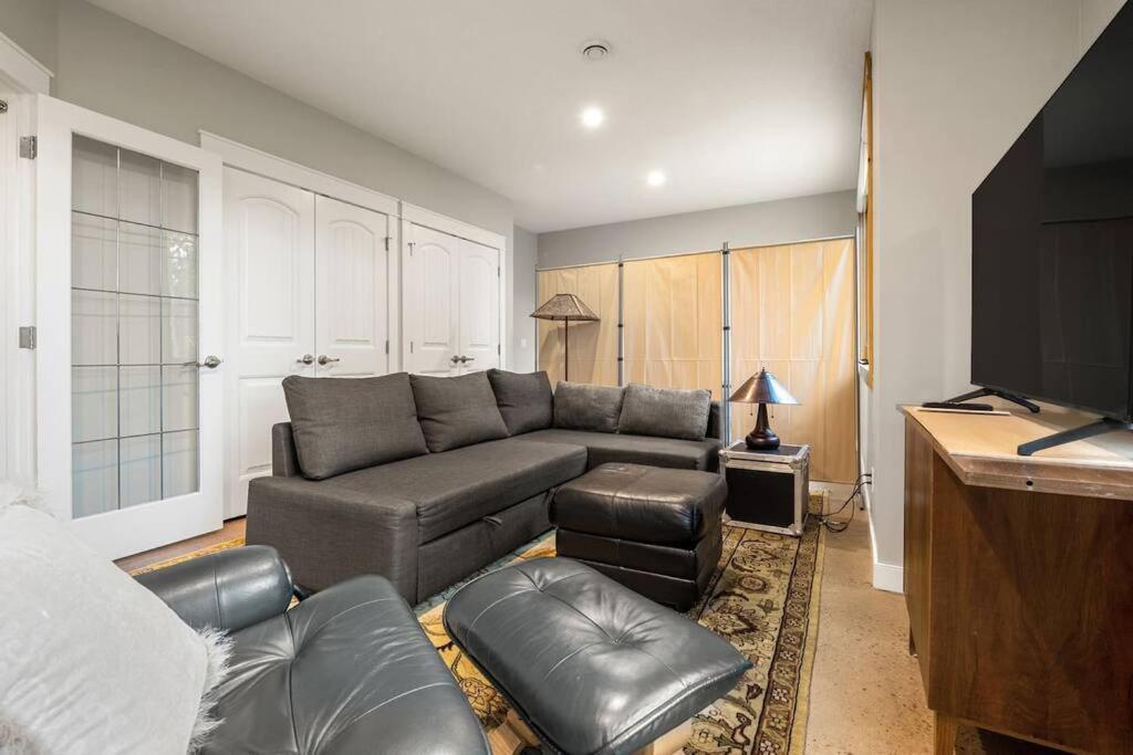 Escape To The Rockies But Near Includes Free Parking And Banff Entry *