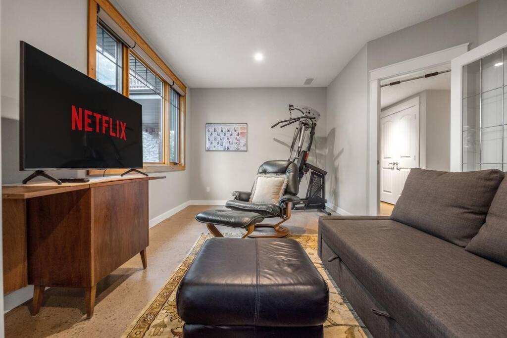 Escape To The Rockies But Near Includes Free Parking And Banff Entry * Calgary