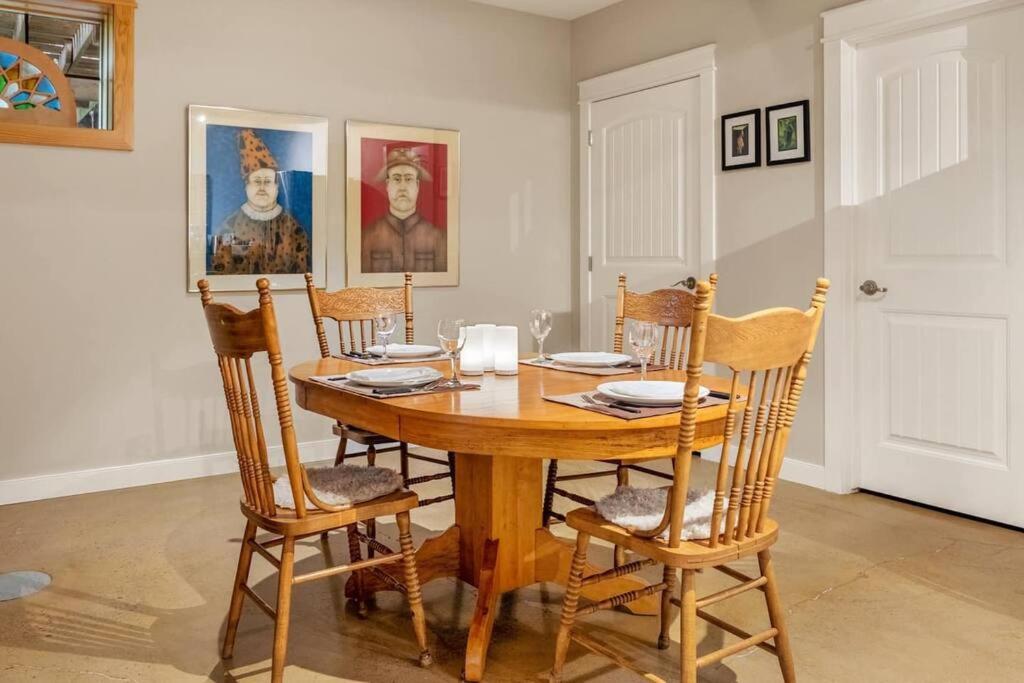 Escape To The Rockies But Near Includes Free Parking And Banff Entry Apartment *