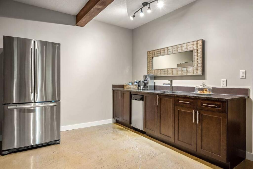 Apartment Escape To The Rockies But Near Includes Free Parking And Banff Entry Calgary