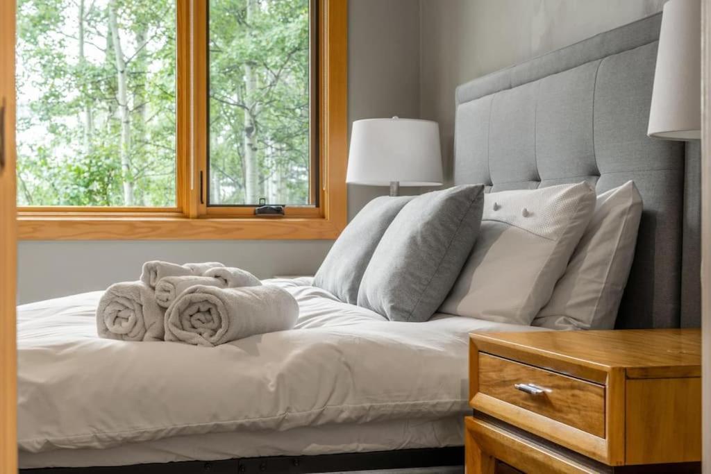 Escape To The Rockies But Near Includes Free Parking And Banff Entry