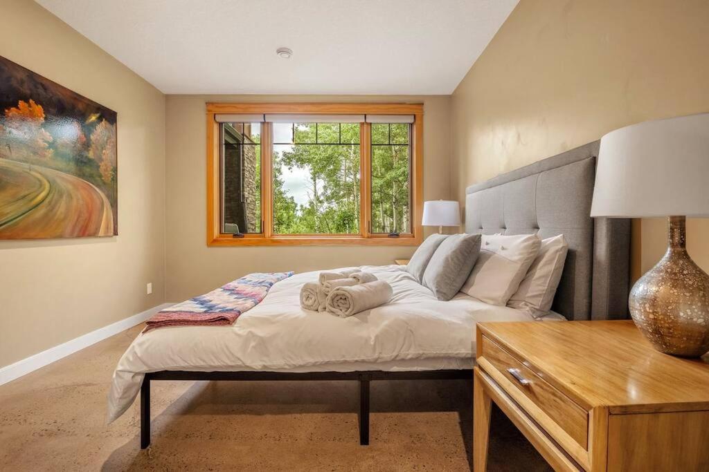 Apartment Escape To The Rockies But Near Includes Free Parking And Banff Entry