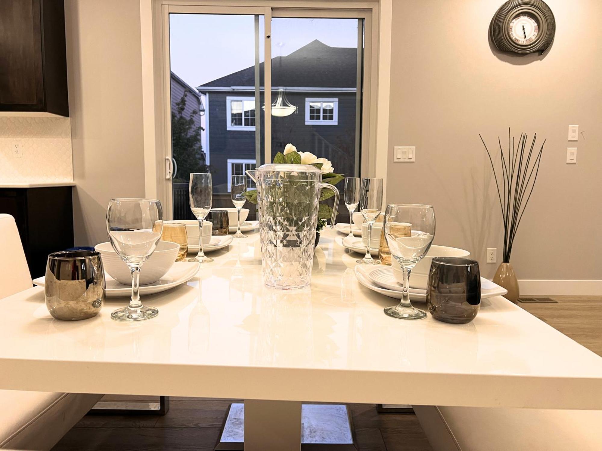 Flowealth Luxury Near Netflix Tv Wifi * Calgary