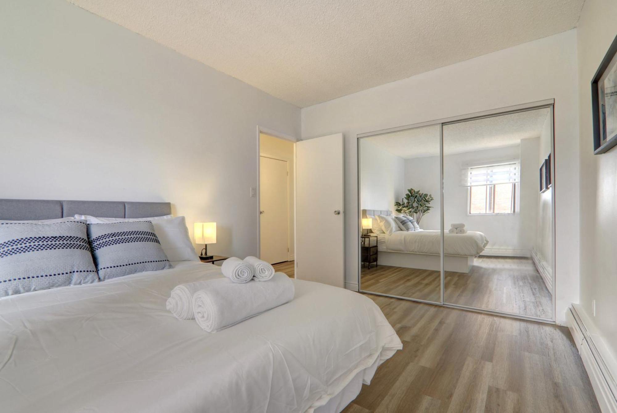 Apartment Corner 2br, Stampede & Dt Views By Doorbed