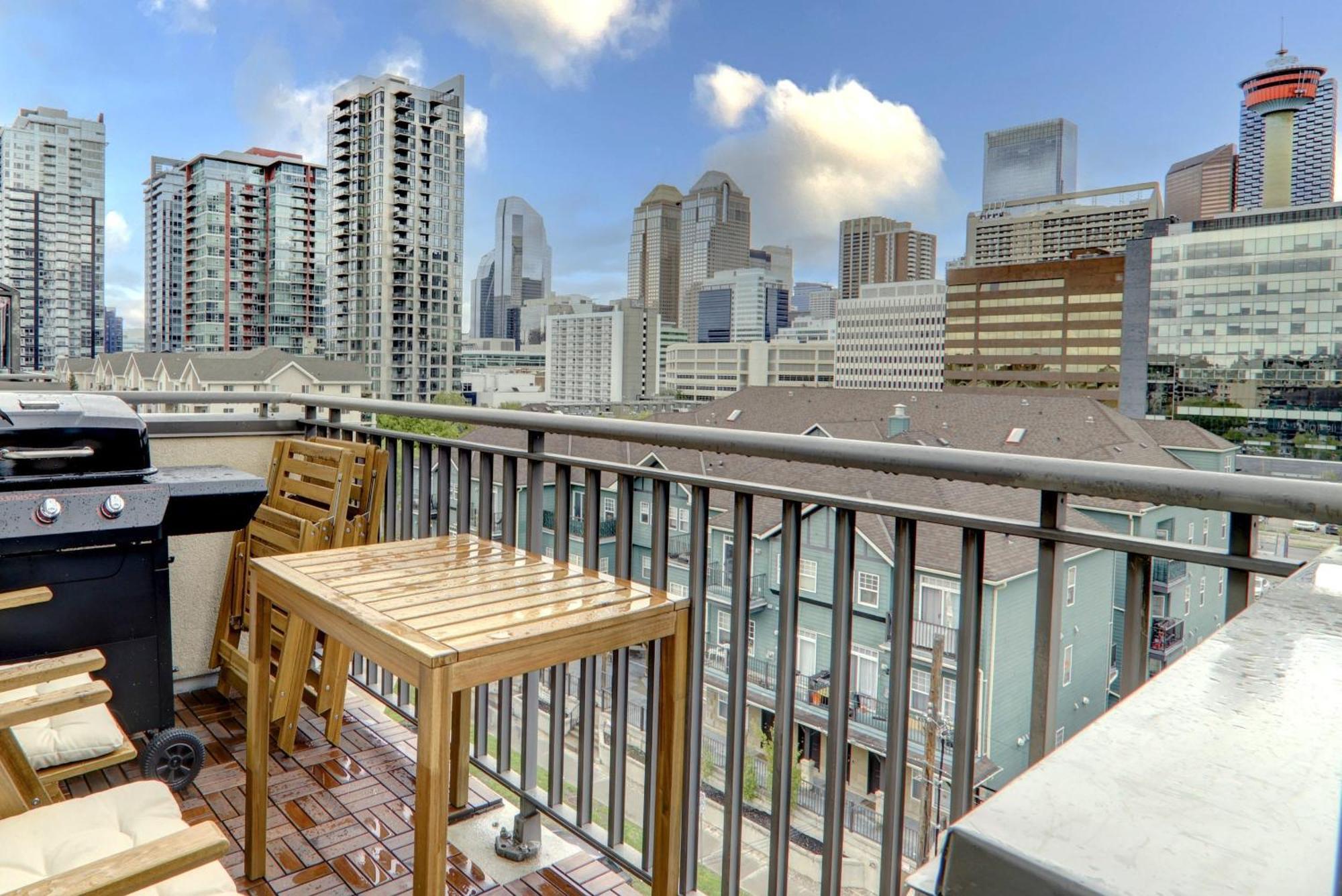 Corner 2br, Stampede & Dt Views By Doorbed Apartment *