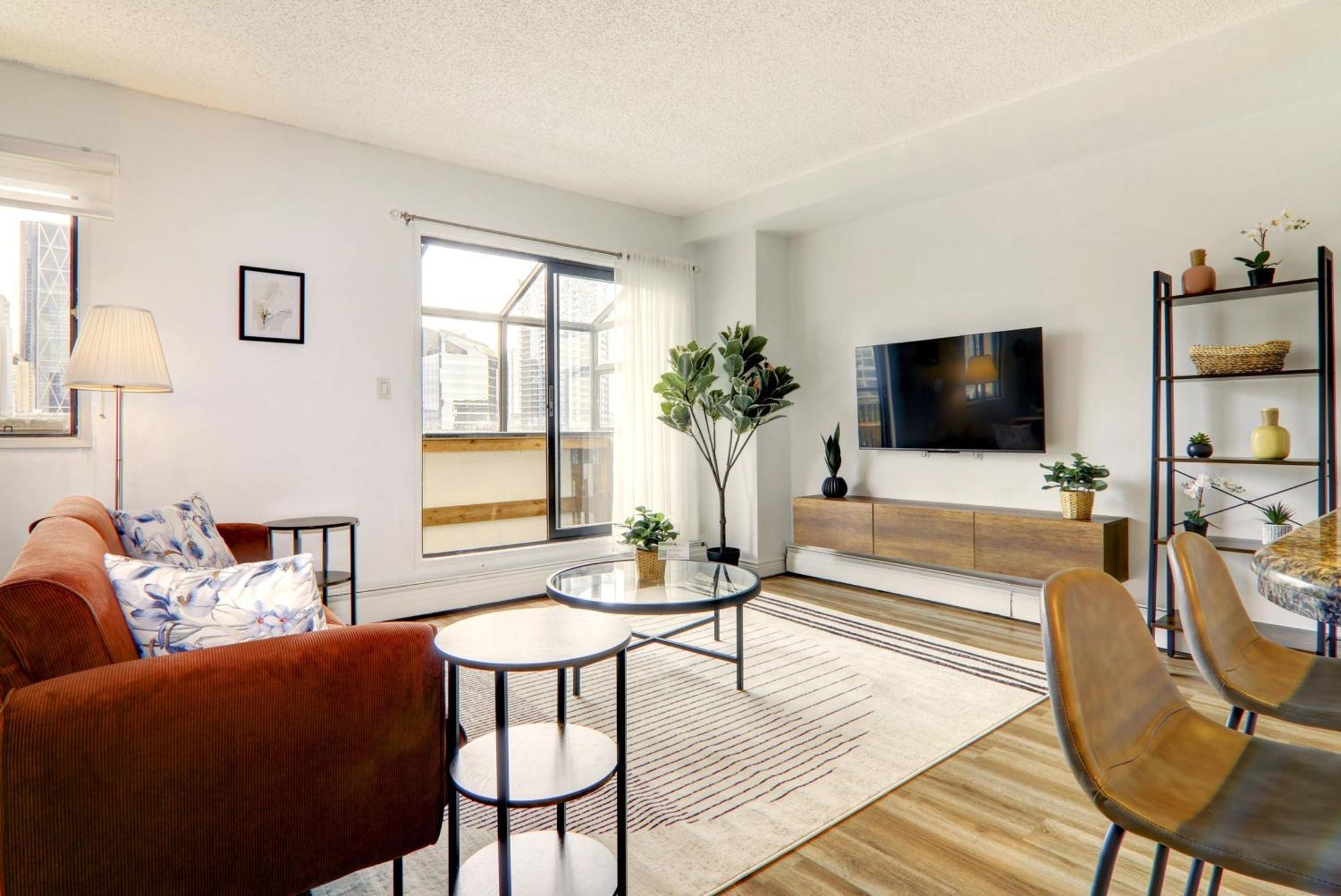 Corner 2br, Stampede & Dt Views By Doorbed Apartment Calgary