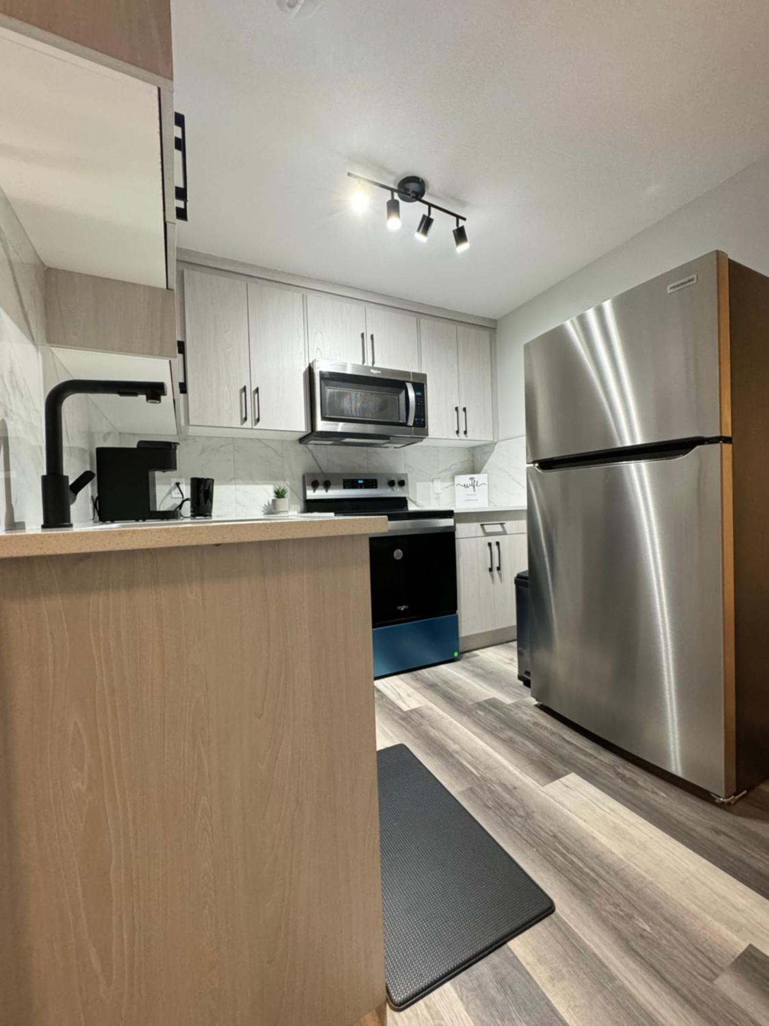Modern 2 Bedroom * Calgary