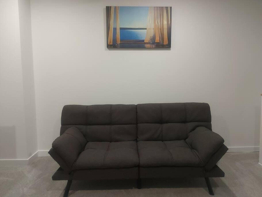 Khen Apartment Calgary