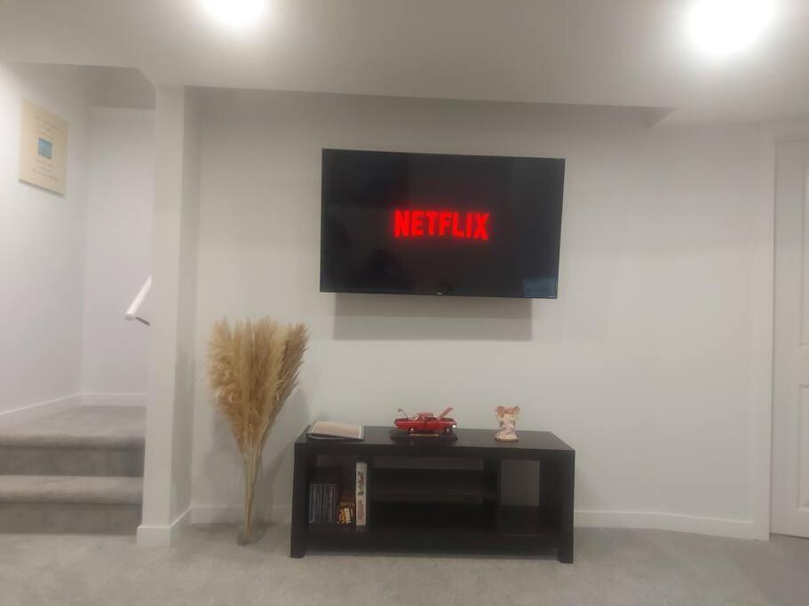 Khen Apartment Calgary
