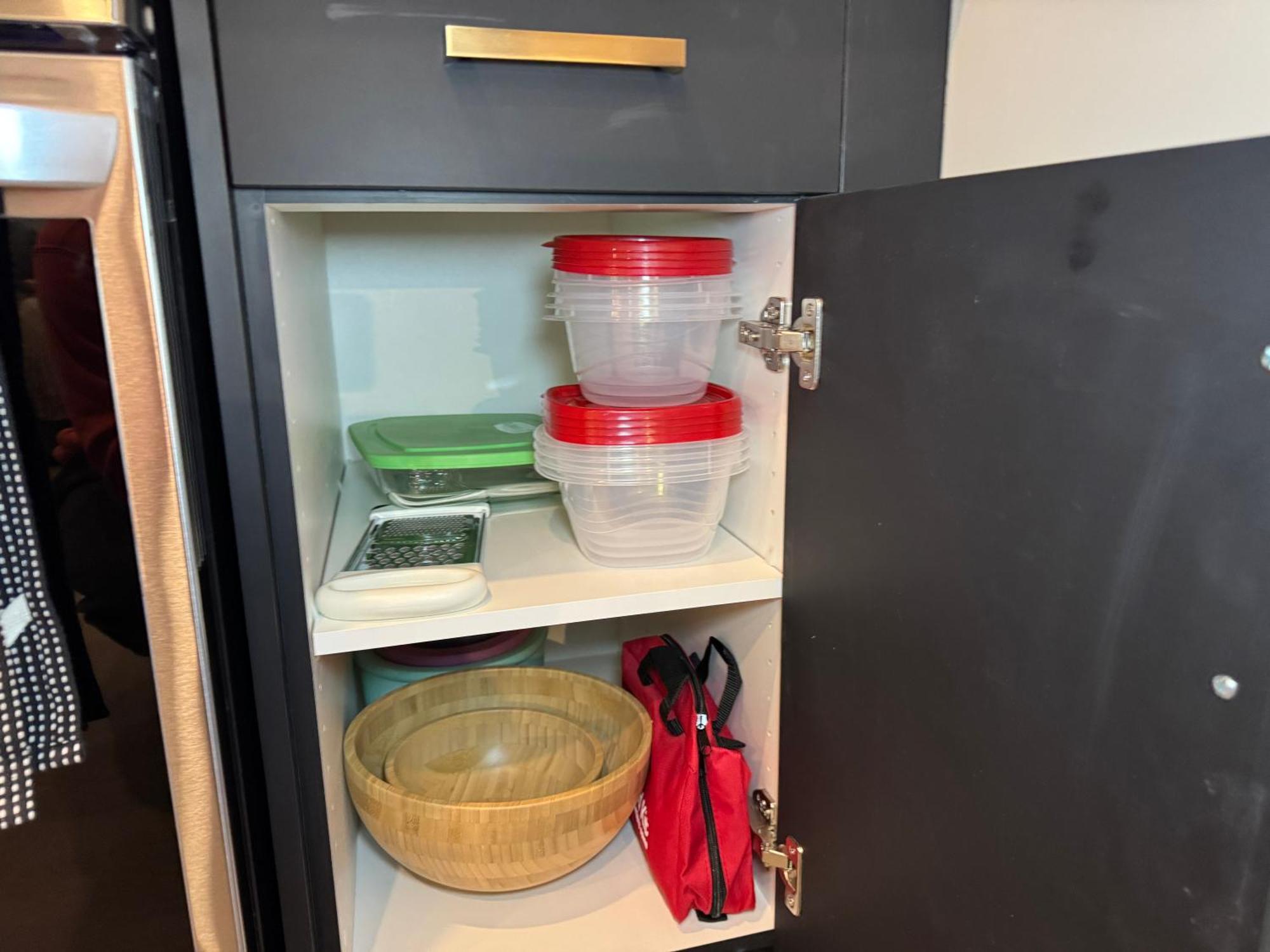 Apartment 1br With Patio, Full Kitchen & Free Parking Calgary