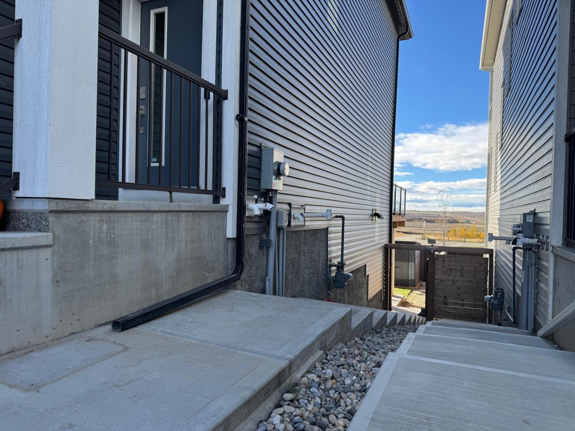 Apartment 1br With Patio, Full Kitchen & Free Parking Calgary